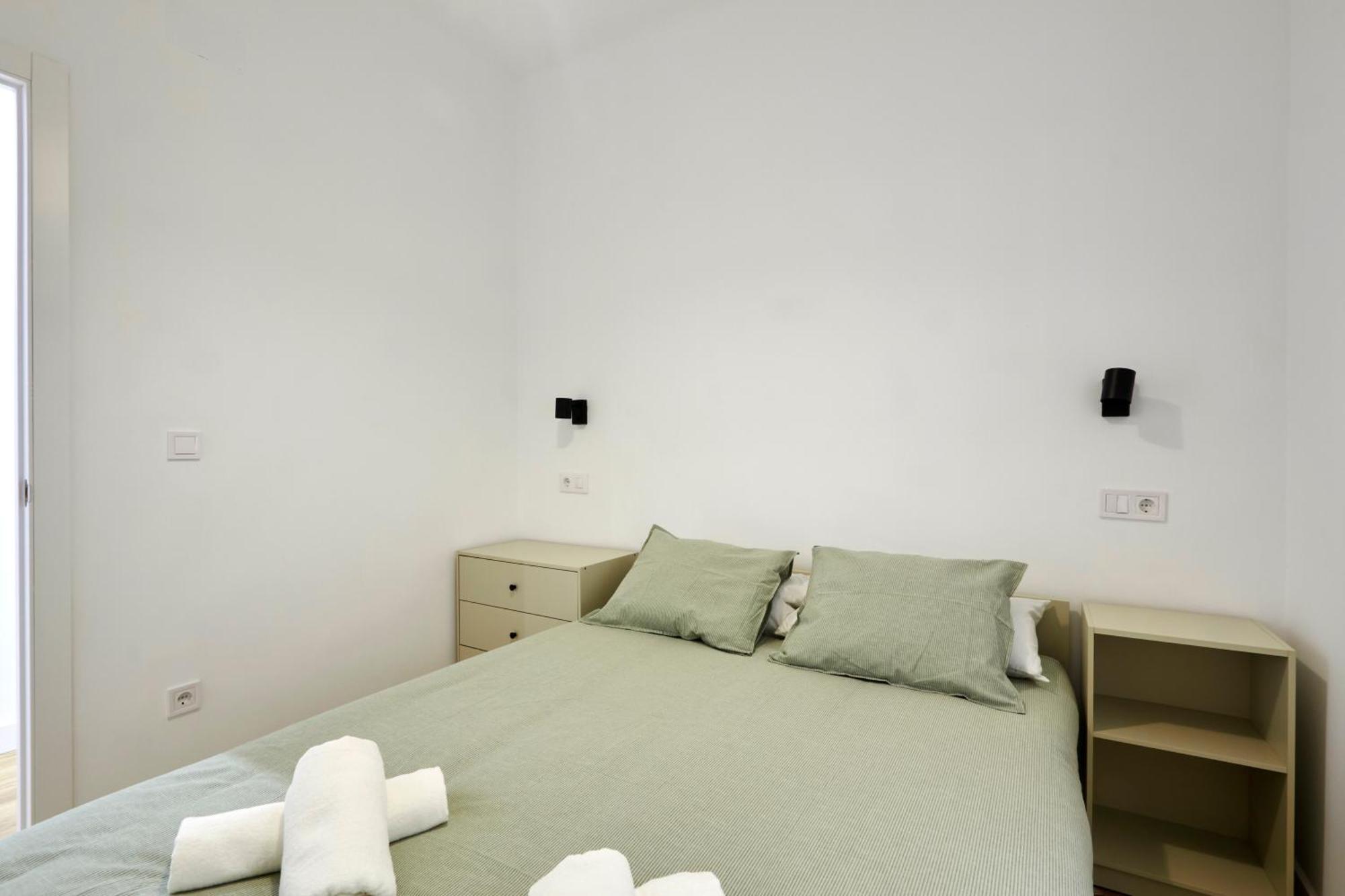 Comfortable Apartment Next To Apolo Theater Barcelona Exterior photo