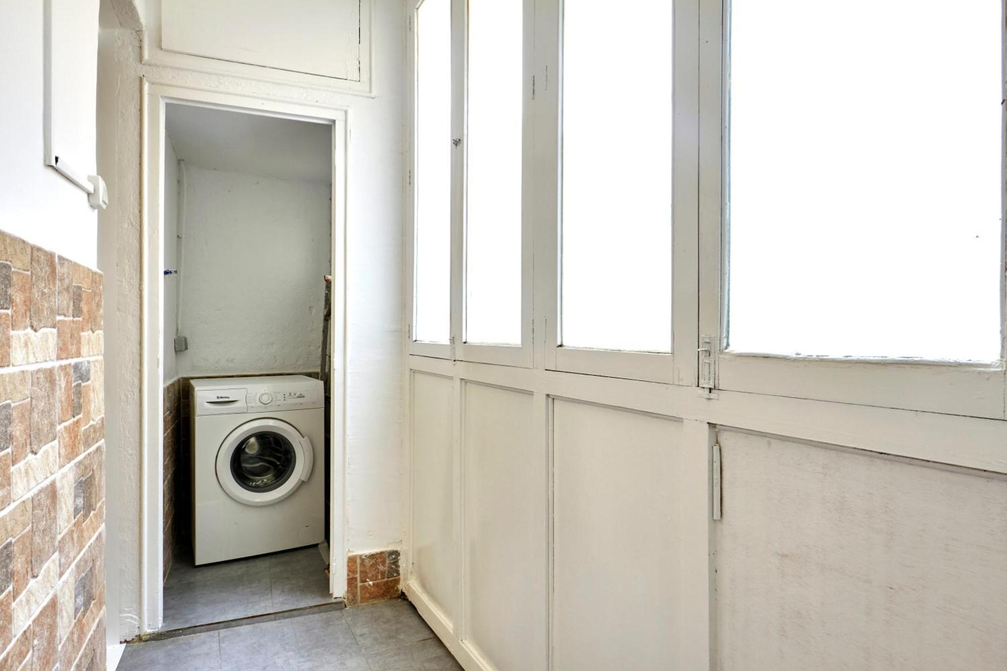 Comfortable Apartment Next To Apolo Theater Barcelona Exterior photo