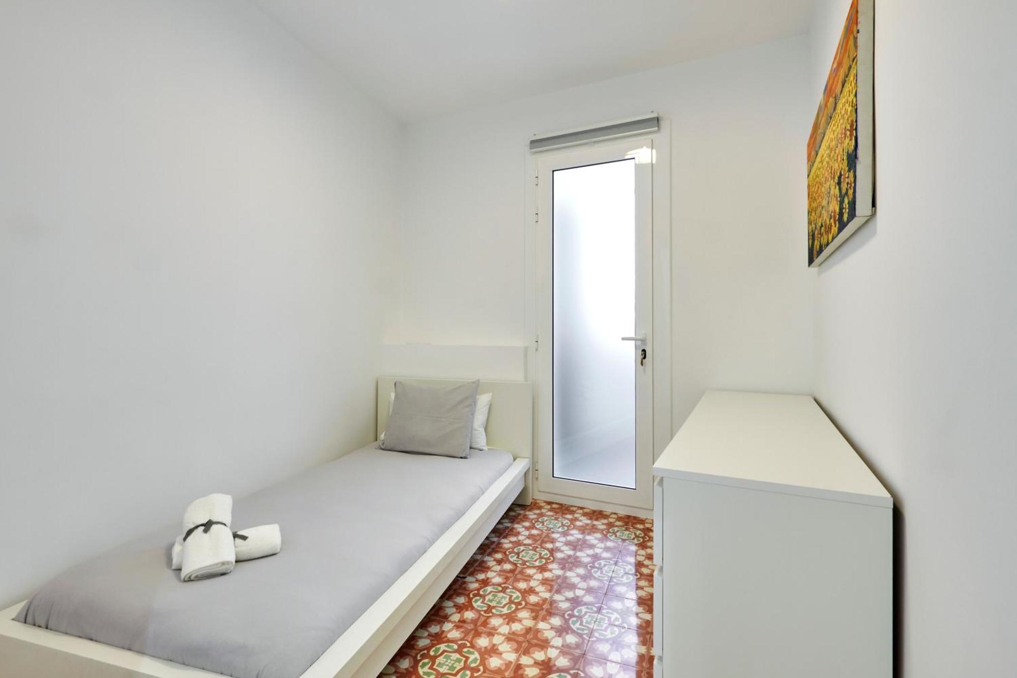 Comfortable Apartment Next To Apolo Theater Barcelona Exterior photo